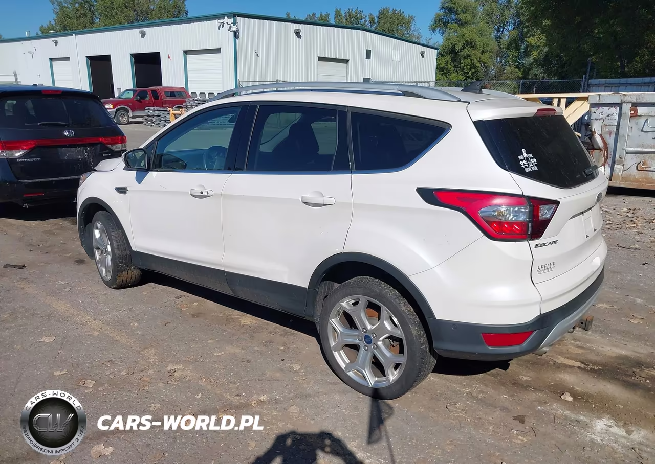 2019 Ford Escape Titanium VIN:1FMCU9J98KUA70632 - 3