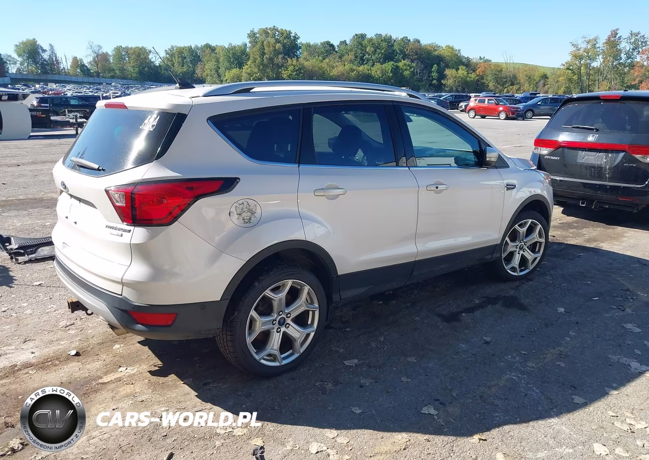 2019 Ford Escape Titanium VIN:1FMCU9J98KUA70632 - 4