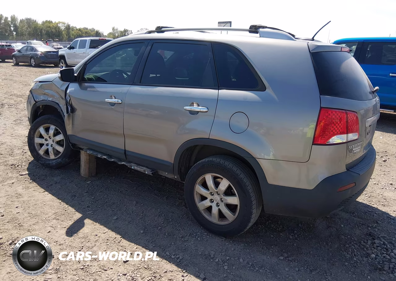 2011 Kia Sorento Lx VIN:5XYKT3A15BG166990 - 3