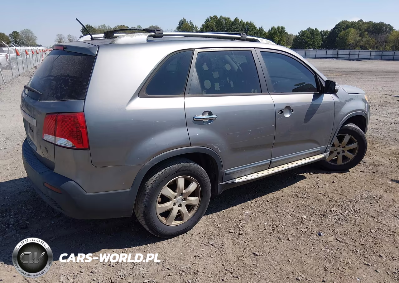2011 Kia Sorento Lx VIN:5XYKT3A15BG166990 - 4