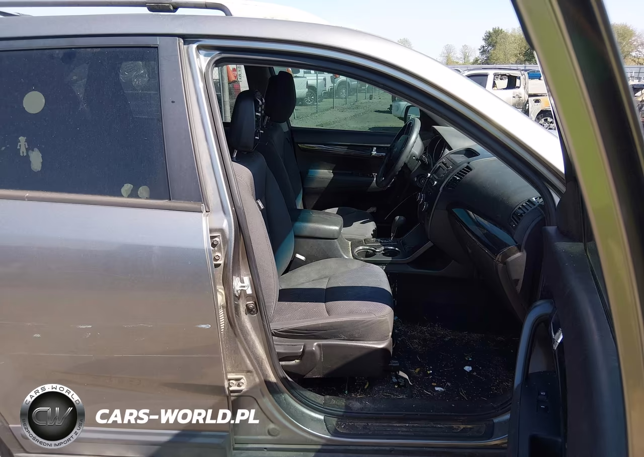 2011 Kia Sorento Lx VIN:5XYKT3A15BG166990 - 5