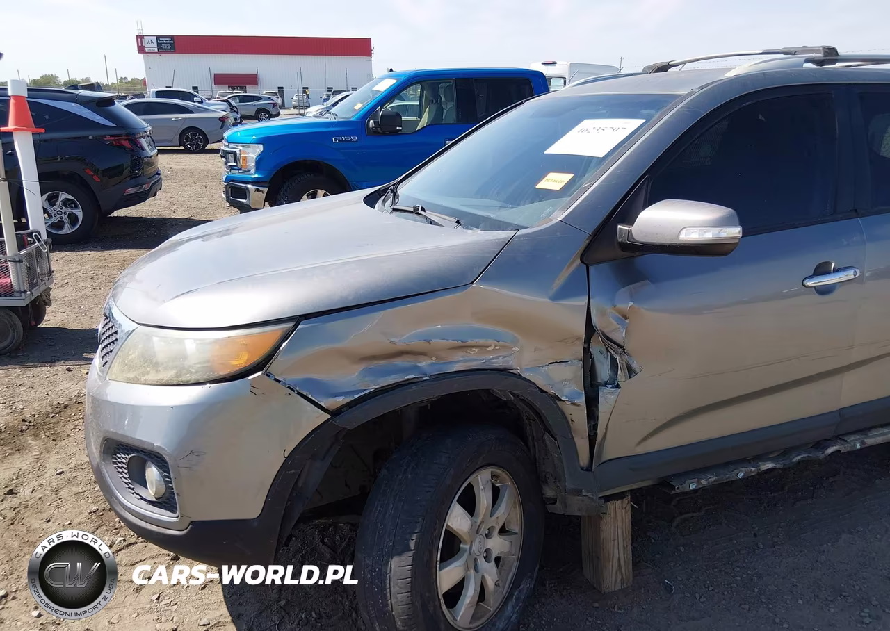 2011 Kia Sorento Lx VIN:5XYKT3A15BG166990 - 6