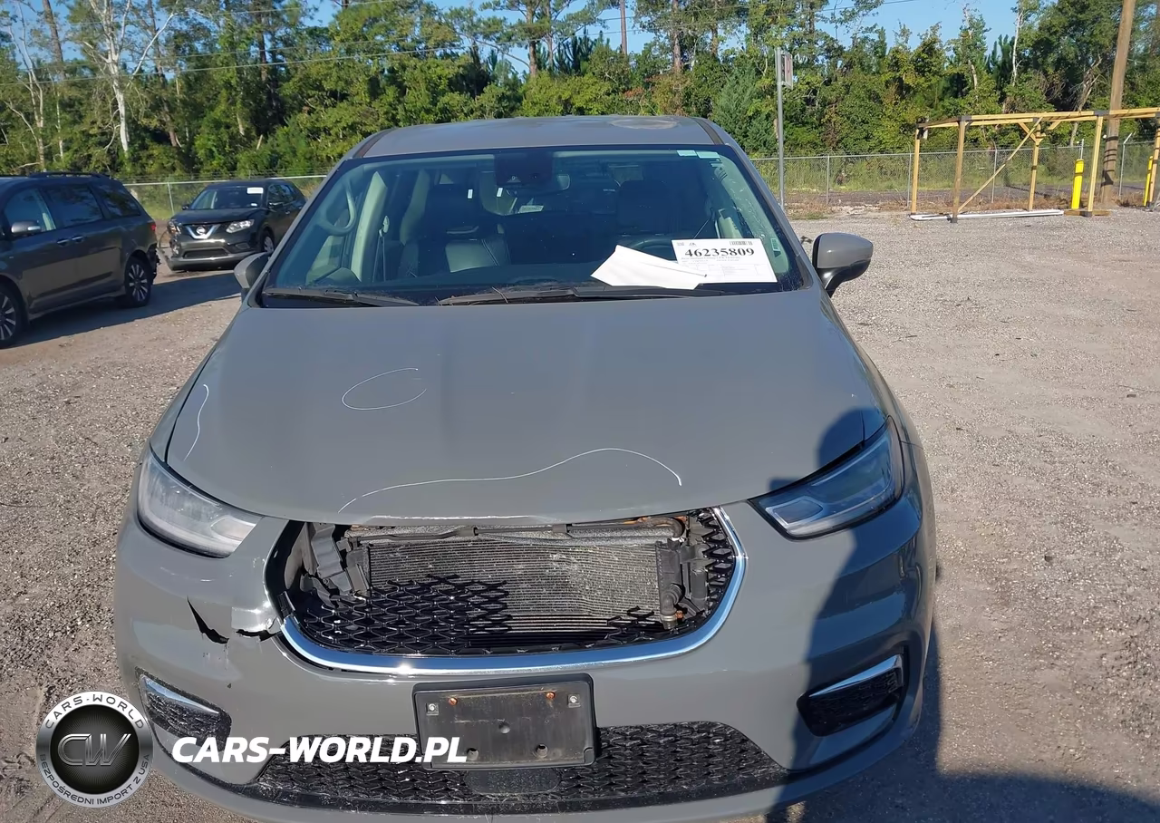 2023 Chrysler Pacifica Hybrid Touring L VIN:2C4RC1L79PR523076 - 12