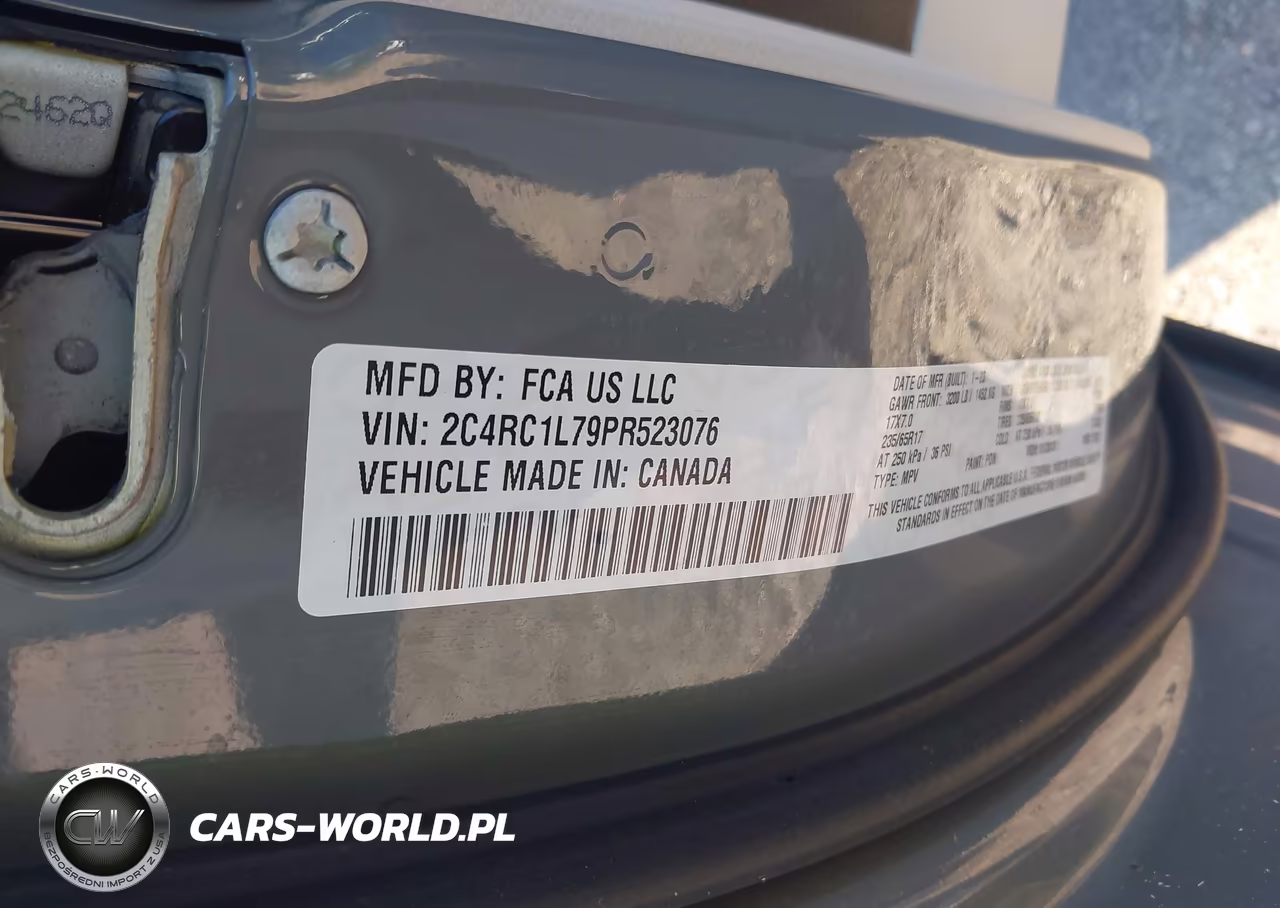 2023 Chrysler Pacifica Hybrid Touring L VIN:2C4RC1L79PR523076 - 9