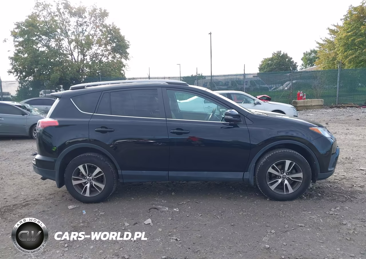 2018 Toyota Rav4 Xle VIN:2T3RFREV2JW745134 - 13