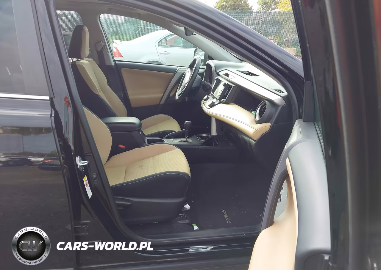 2018 Toyota Rav4 Xle VIN:2T3RFREV2JW745134 - 5