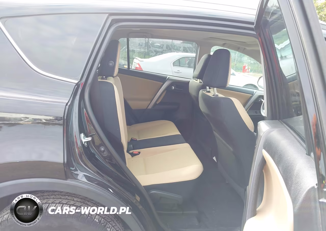 2018 Toyota Rav4 Xle VIN:2T3RFREV2JW745134 - 8