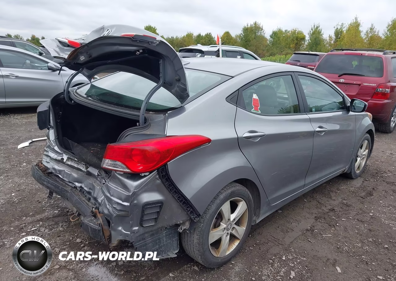 2013 Hyundai Elantra Gls VIN:KMHDH4AE2DU932786 - 4