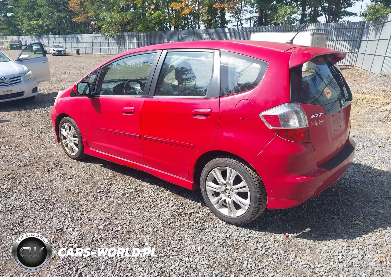 2011 Honda Fit Sport VIN:JHMGE8H52BC026873 - 3
