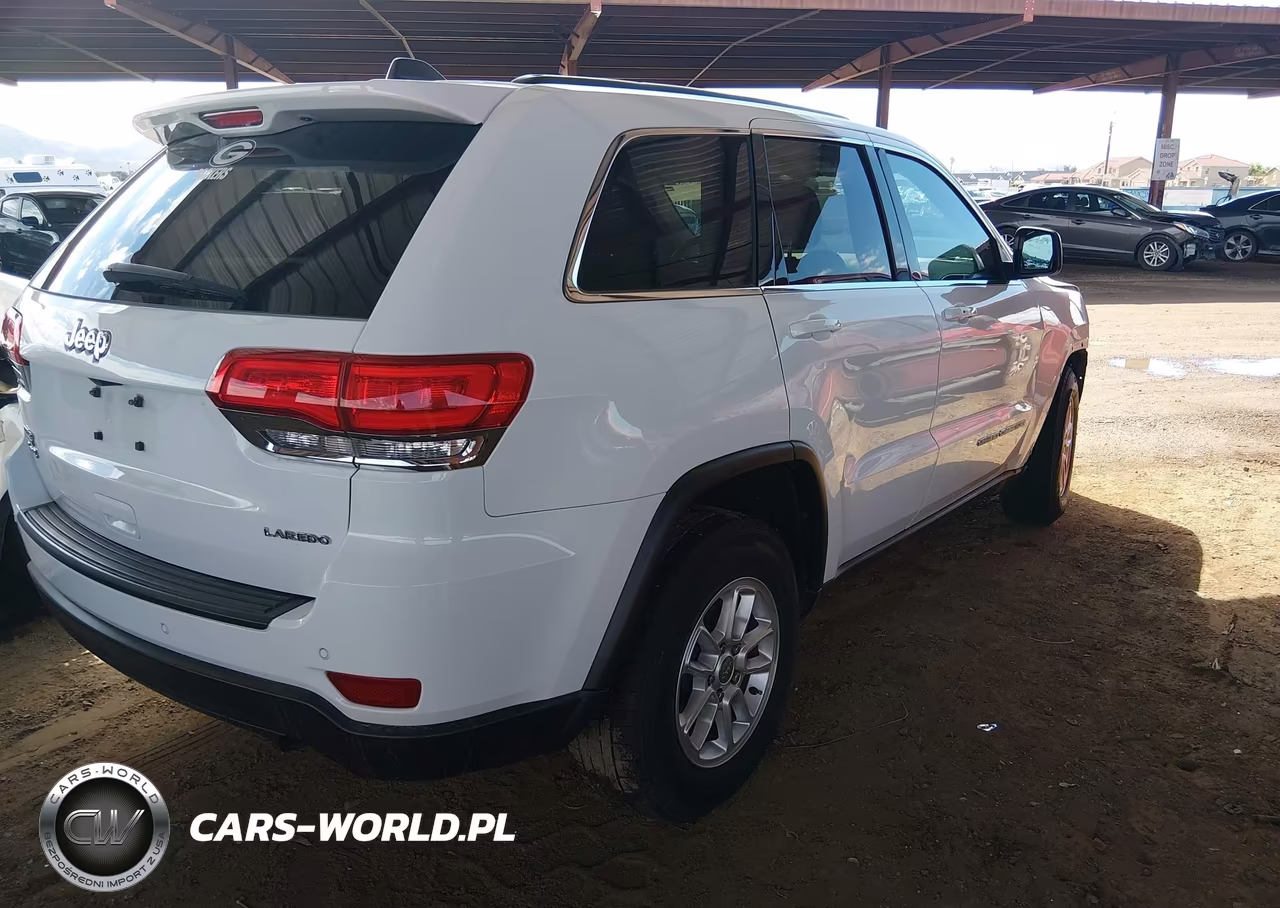 2019 Jeep Grand Cherokee Laredo 4X4 VIN:1C4RJFAG1KC551686 - 4