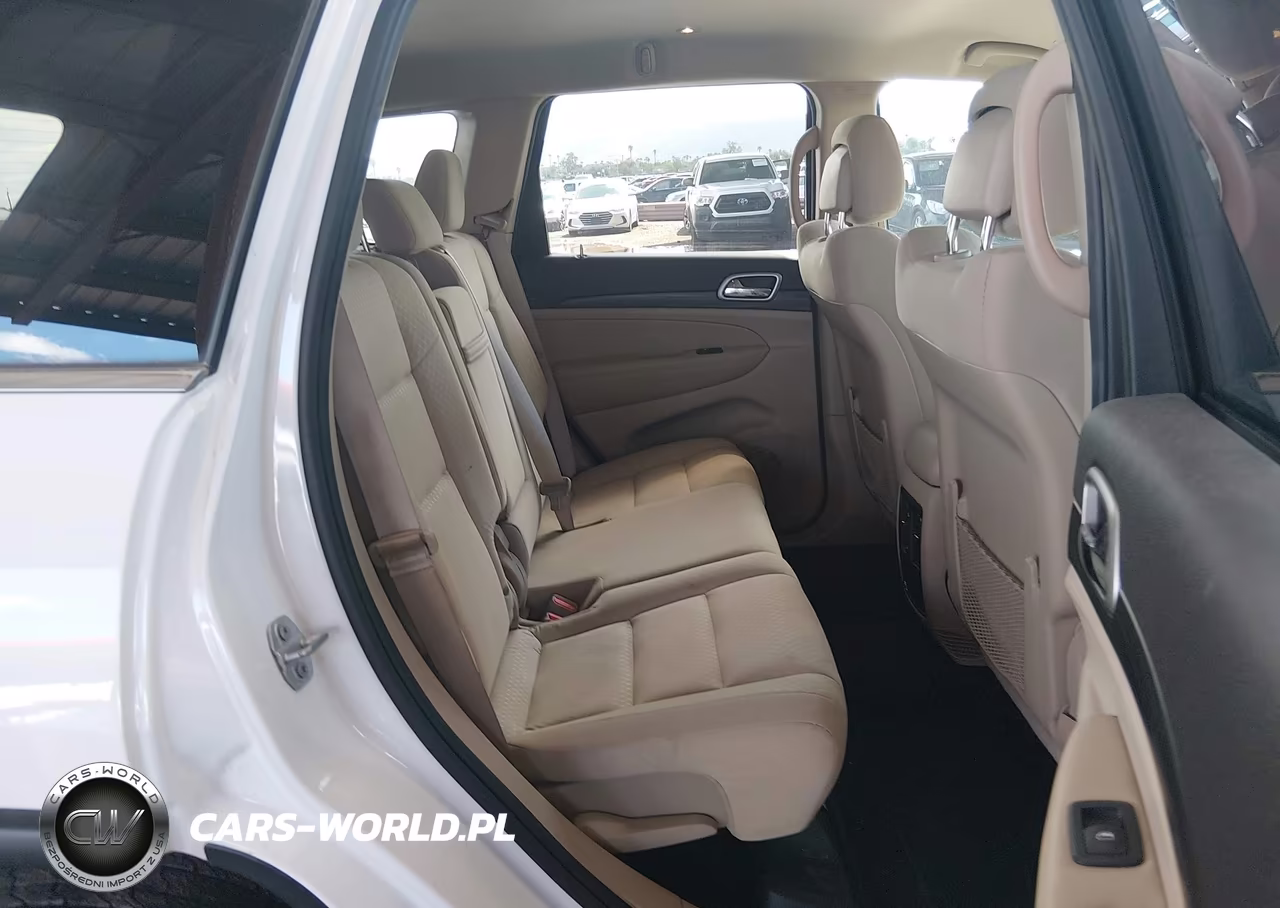 2019 Jeep Grand Cherokee Laredo 4X4 VIN:1C4RJFAG1KC551686 - 8