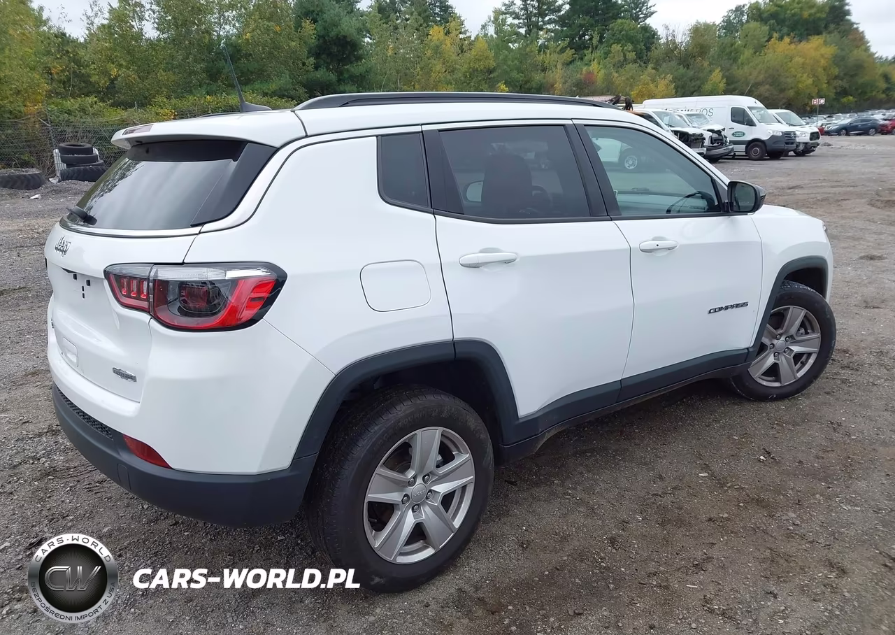 2022 Jeep Compass Latitude 4X4 VIN:3C4NJDBB7NT210324 - 4