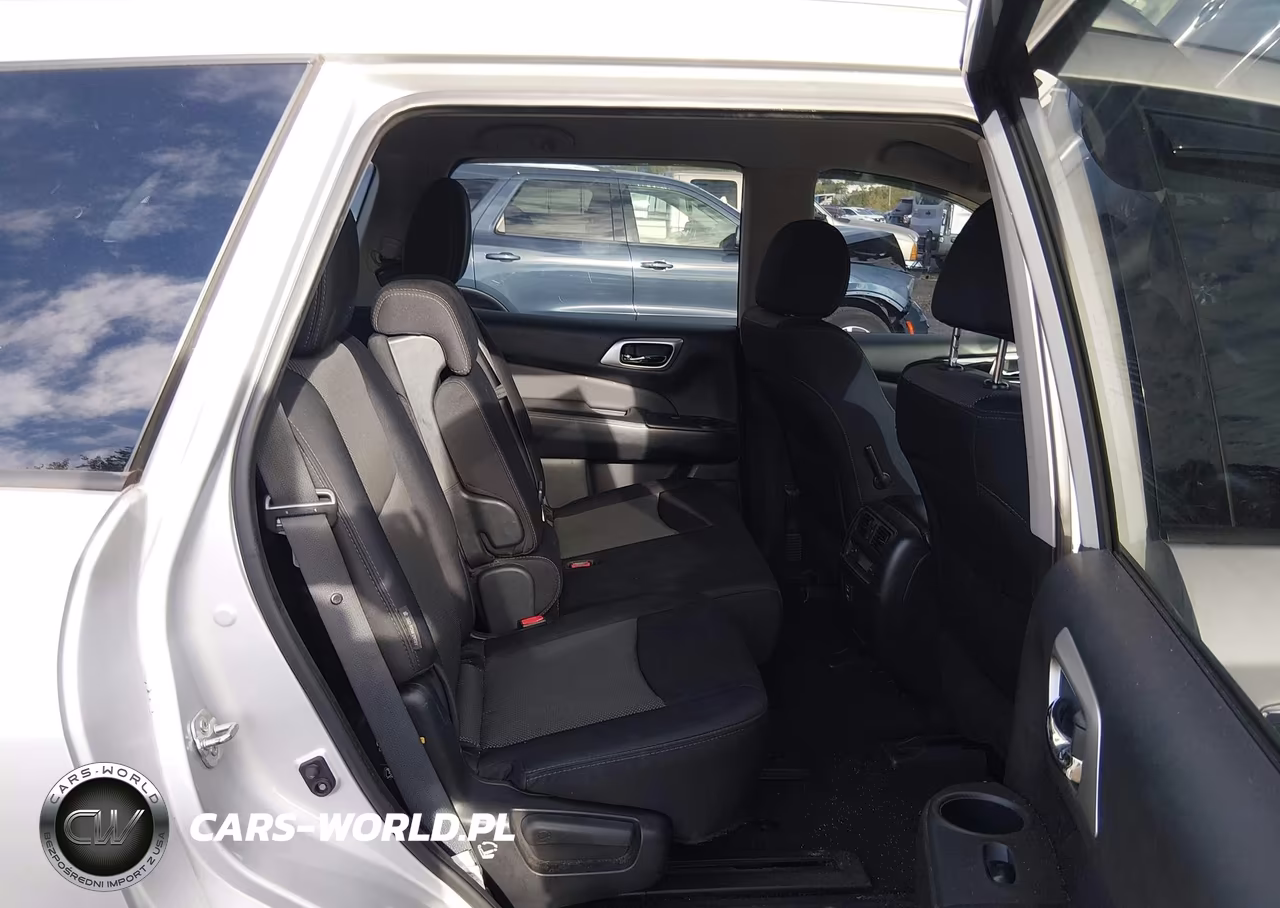2018 Nissan Pathfinder S VIN:5N1DR2MMXJC621807 - 8