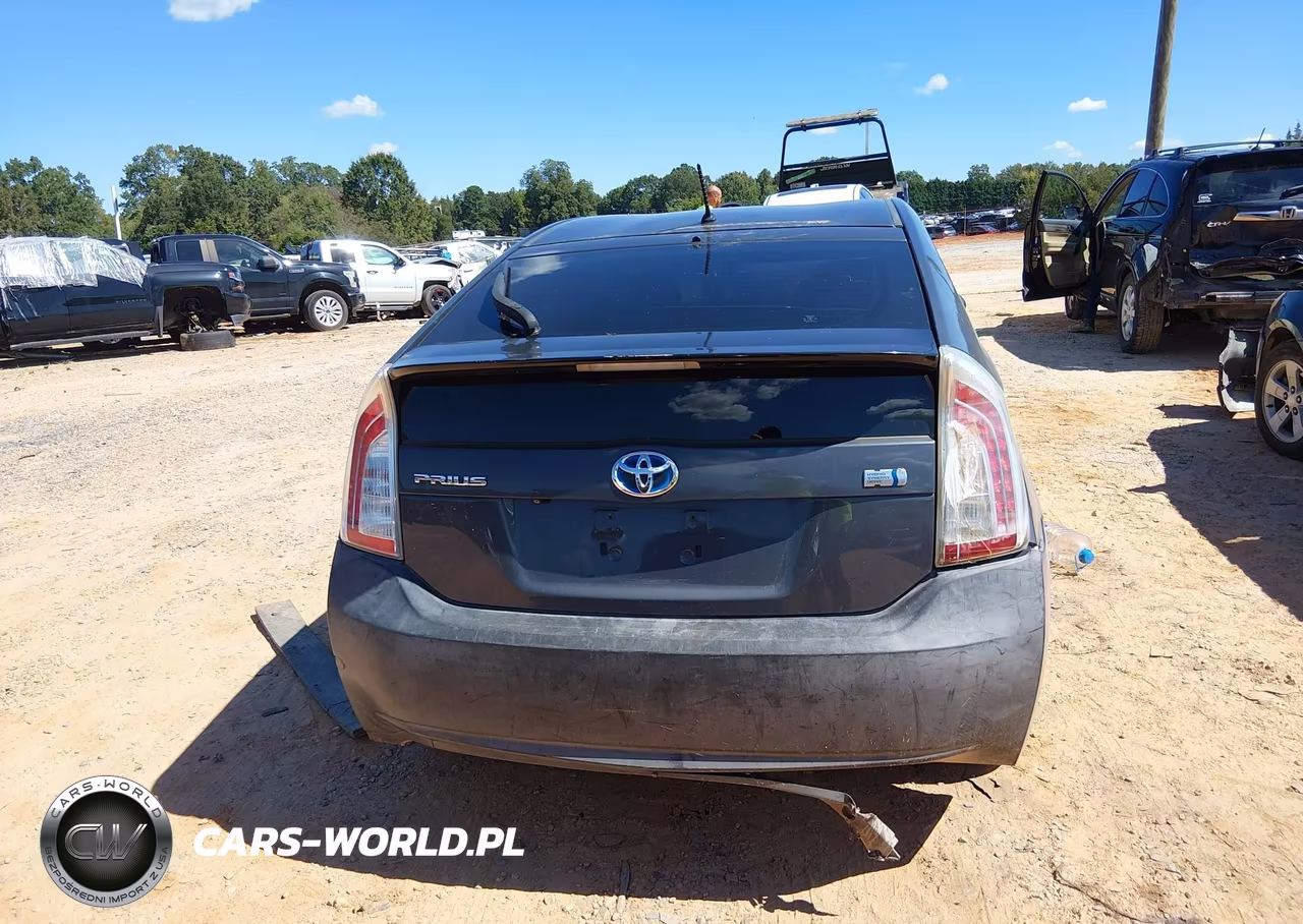 2015 Toyota Prius Two VIN:JTDKN3DU3F0472985 - 16