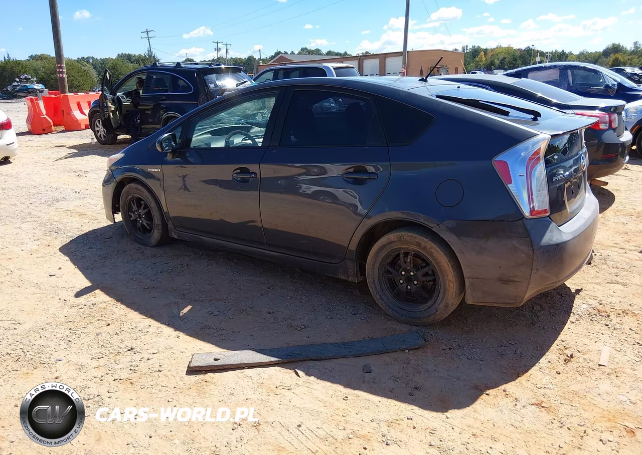 2015 Toyota Prius Two VIN:JTDKN3DU3F0472985 - 3