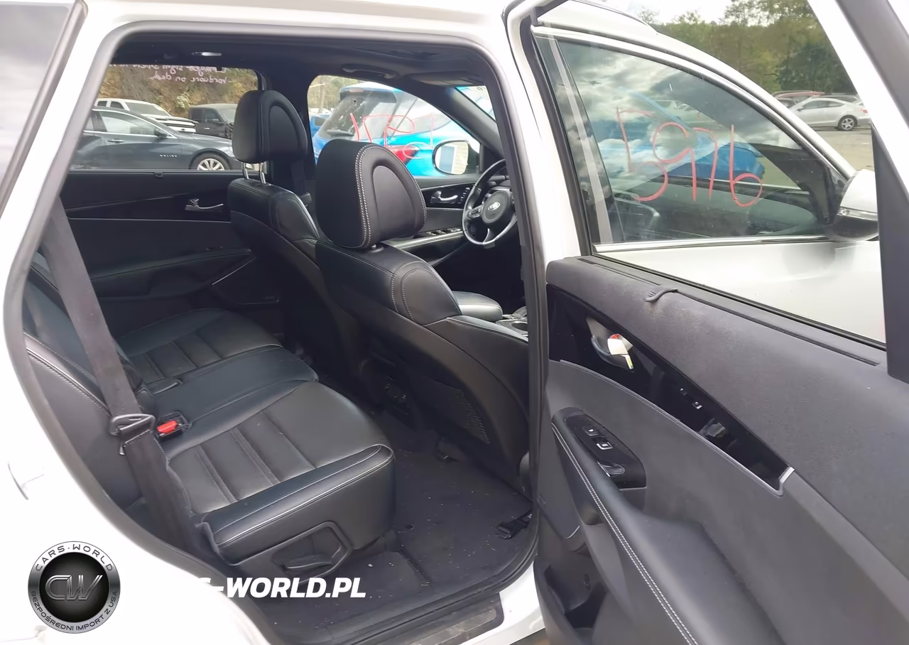 2016 Kia Sorento 3.3L Sxl VIN:5XYPKDA59GG013666 - 8