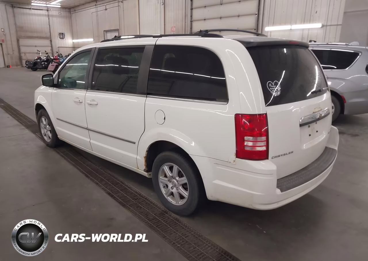 2010 Chrysler Town & Country Touring VIN:2A4RR5D1XAR347768 - 3