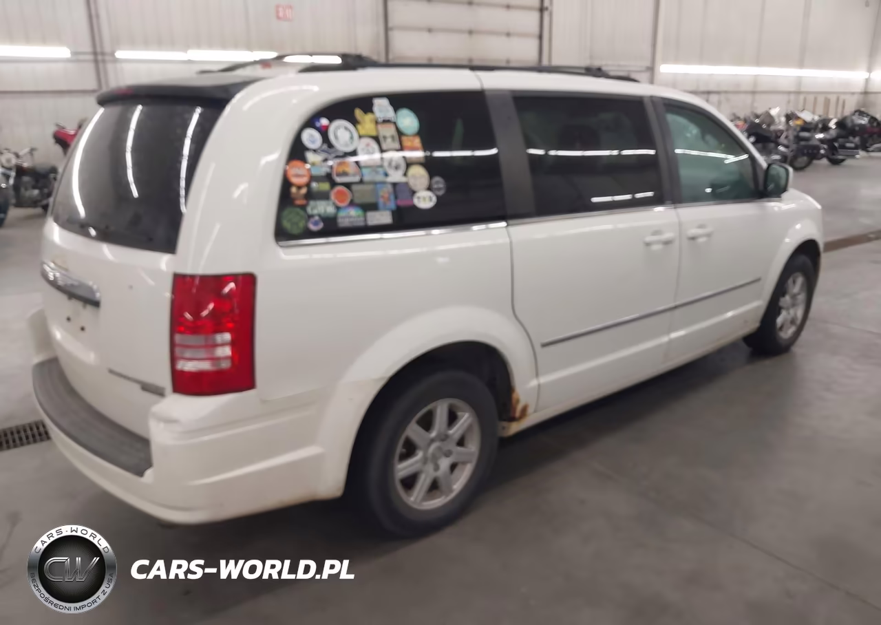 2010 Chrysler Town & Country Touring VIN:2A4RR5D1XAR347768 - 4