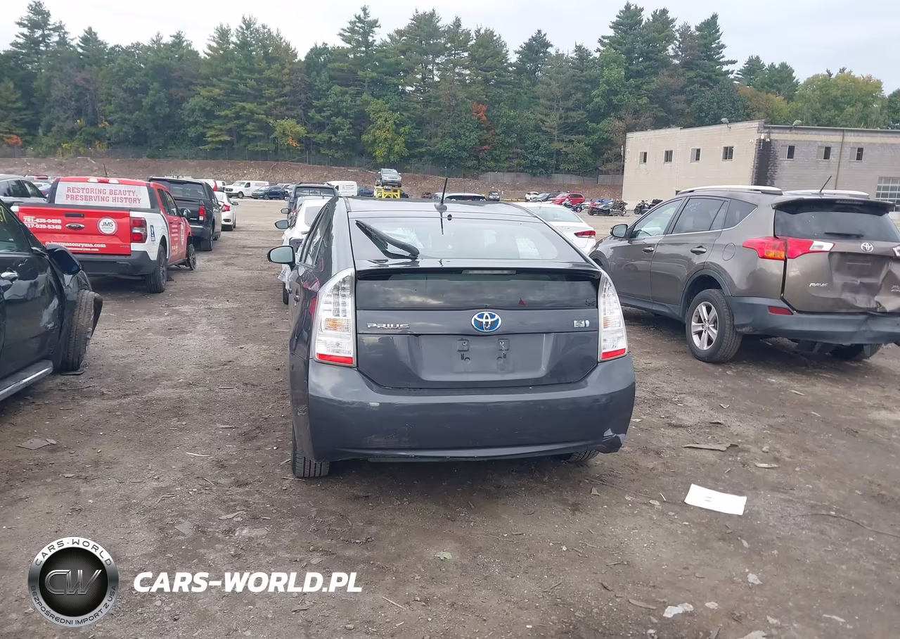 2011 Toyota Prius Three VIN:JTDKN3DU4B1415988 - 17