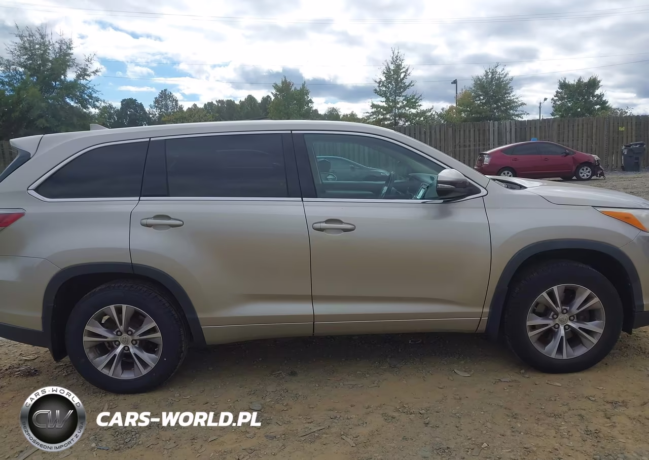 2014 Toyota Highlander Le Plus V6 VIN:5TDBKRFH1ES007838 - 13