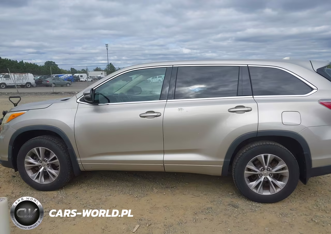2014 Toyota Highlander Le Plus V6 VIN:5TDBKRFH1ES007838 - 14