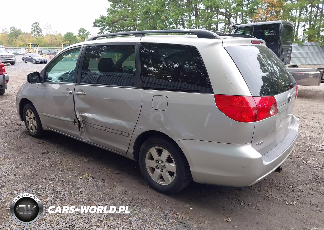 2009 Toyota Sienna Le VIN:5TDZK23C79S268718 - 3