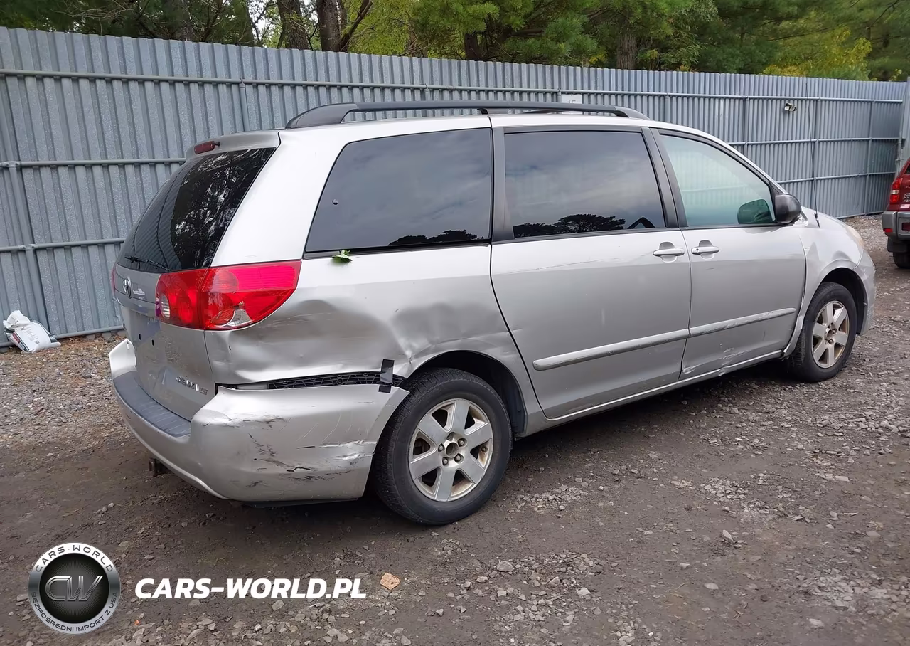 2009 Toyota Sienna Le VIN:5TDZK23C79S268718 - 4