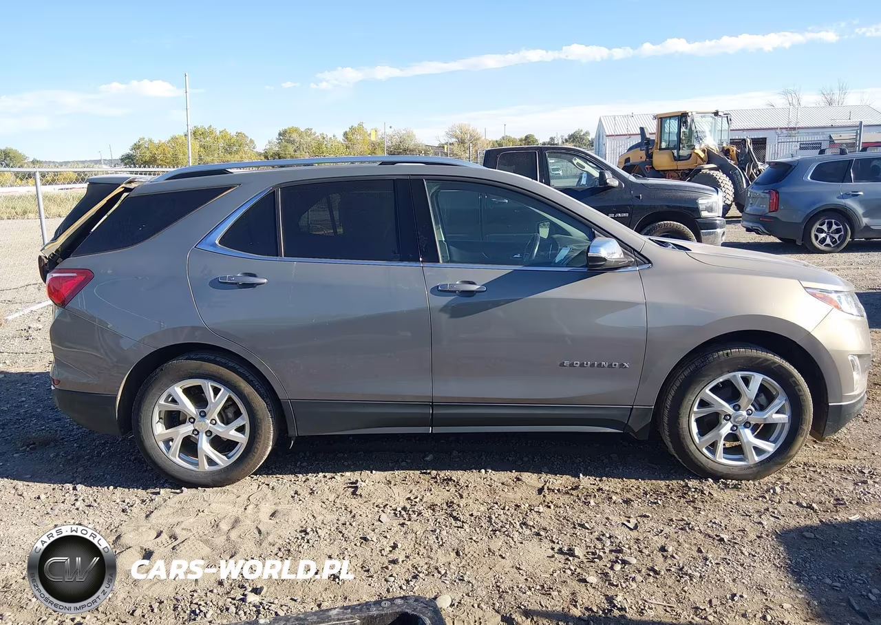 2018 Chevrolet Equinox Premier VIN:3GNAXVEV8JS545611 - 13