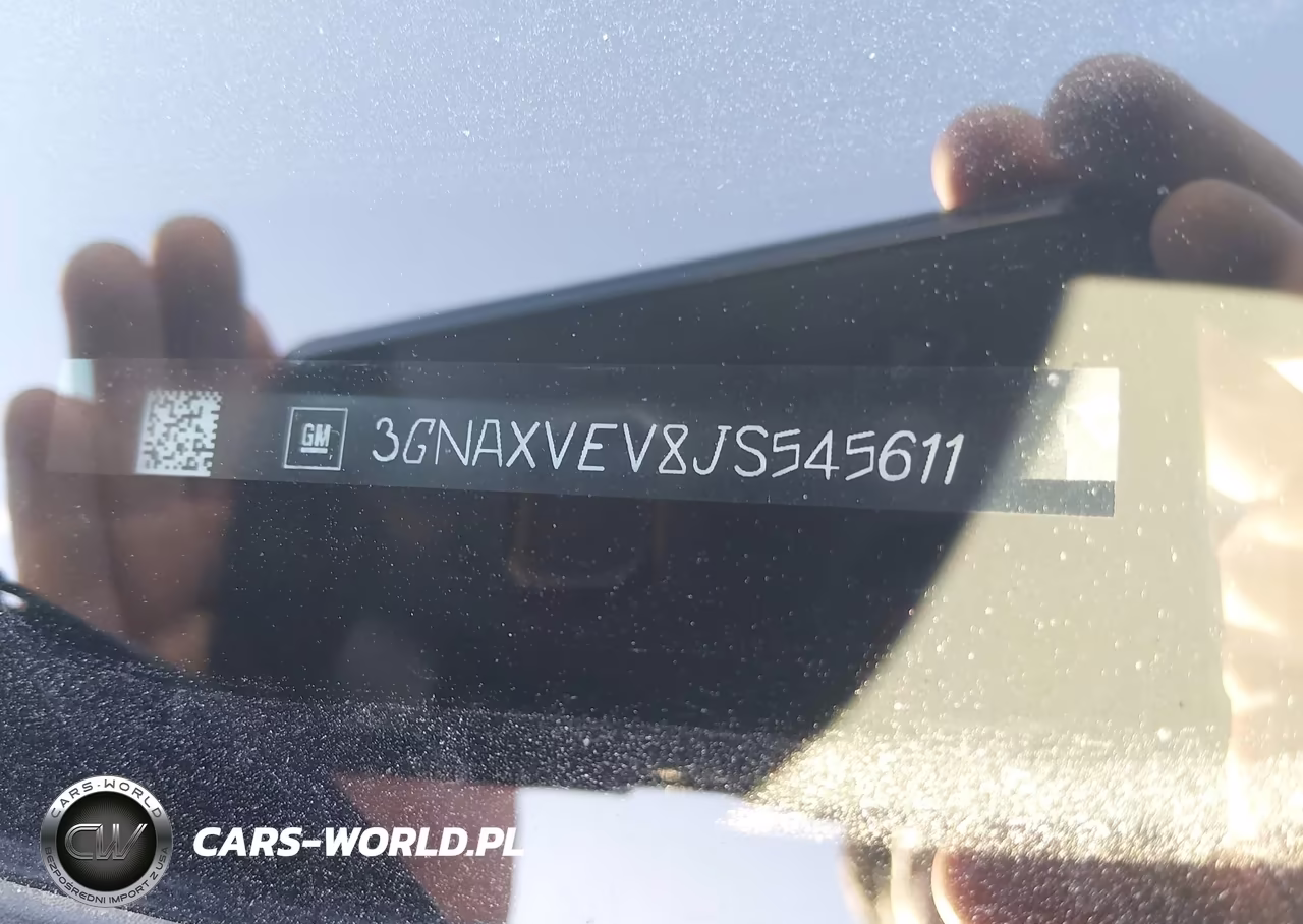 2018 Chevrolet Equinox Premier VIN:3GNAXVEV8JS545611 - 9