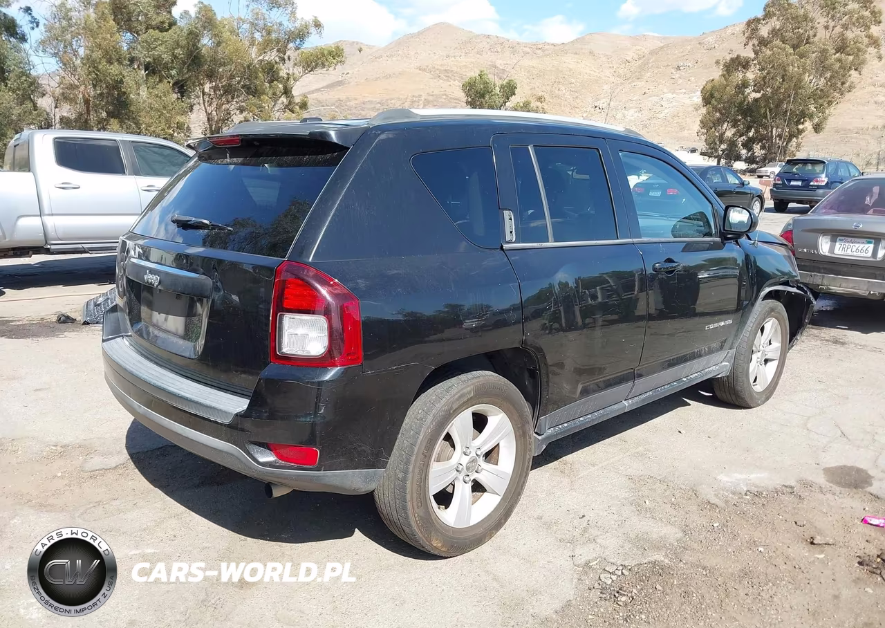 2016 Jeep Compass Sport VIN:1C4NJCBA1GD666653 - 4