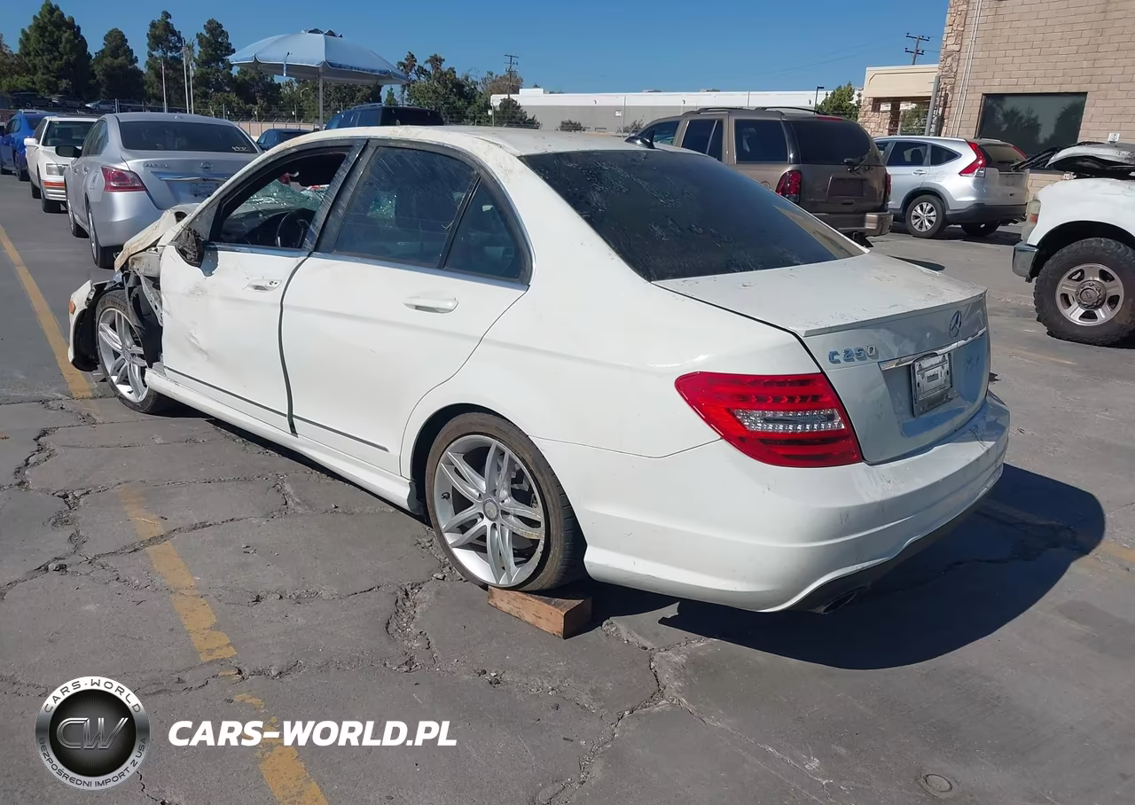 2012 Mercedes-Benz C 250 Sport VIN:WDDGF4HBXCA654602 - 3