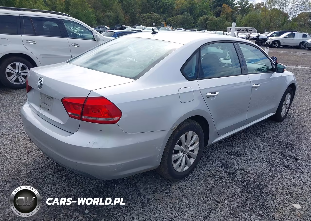 2013 Volkswagen Passat 2.5L S VIN:1VWAP7A31DC026240 - 4