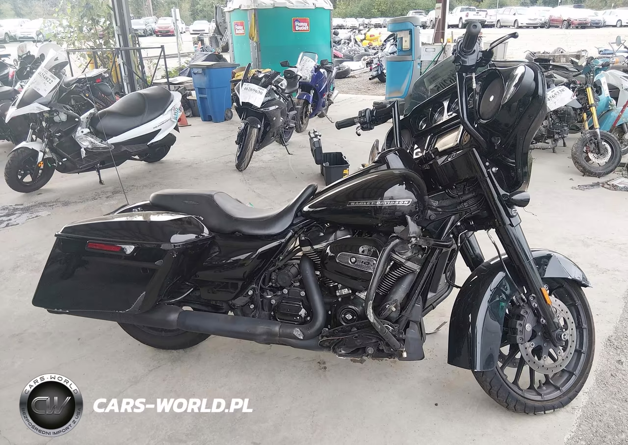 2018 Harley-Davidson Flhxs Street Glide Special VIN:1HD1KRC11JB653299 - 13