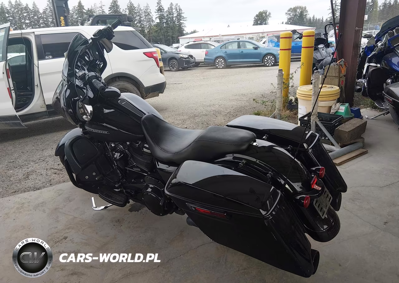 2018 Harley-Davidson Flhxs Street Glide Special VIN:1HD1KRC11JB653299 - 3