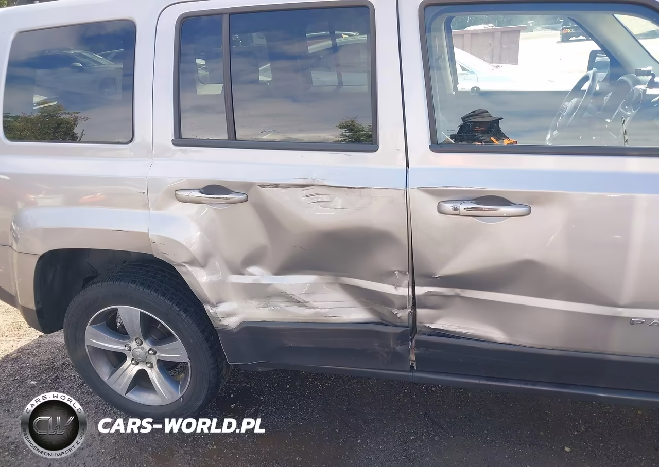 2017 Jeep Patriot High Altitude 4X4 VIN:1C4NJRFB8HD109892 - 6