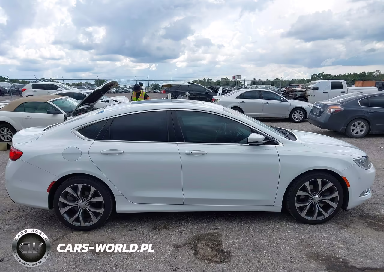 2015 Chrysler 200 C VIN:1C3CCCCG4FN551241 - 13