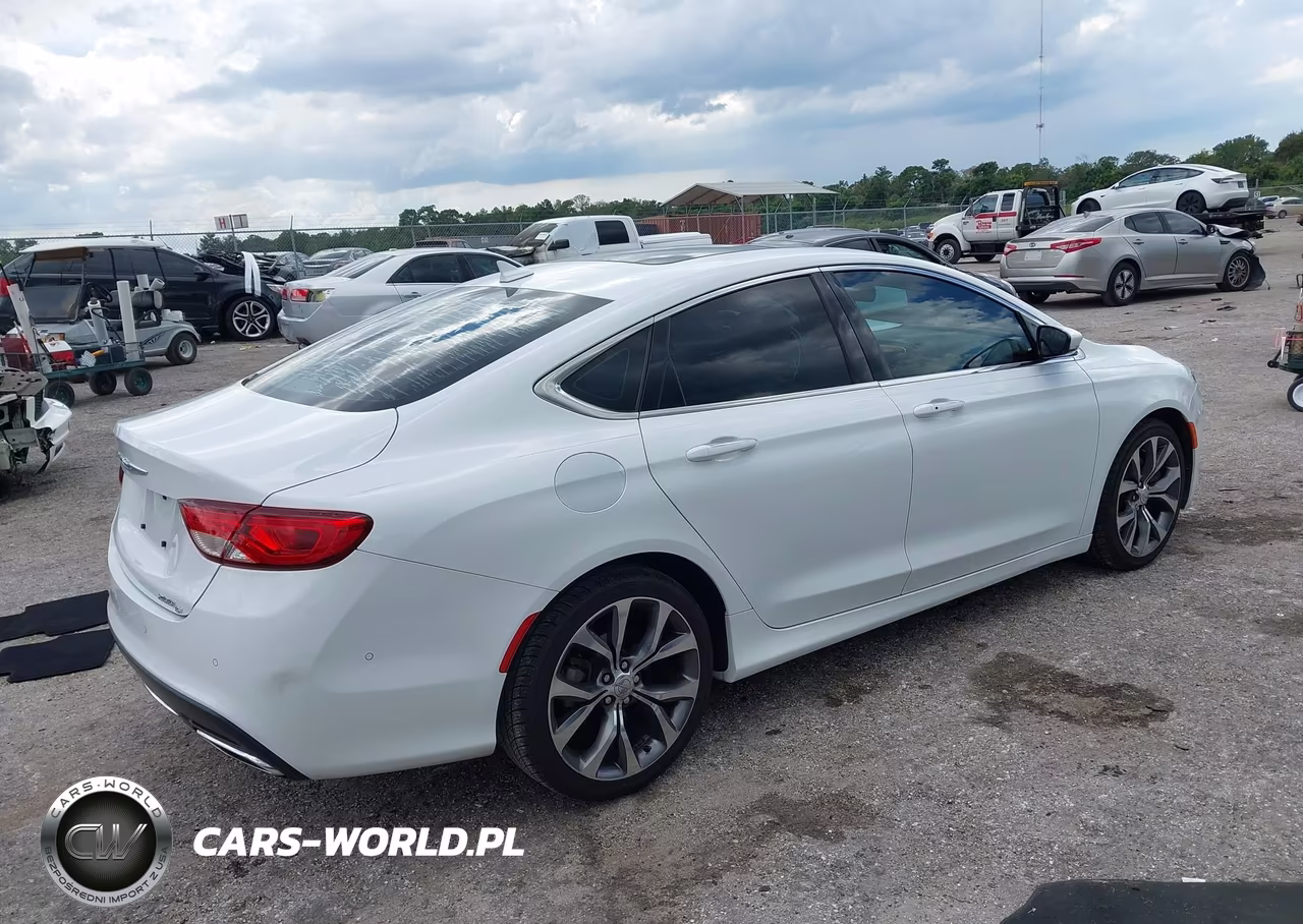 2015 Chrysler 200 C VIN:1C3CCCCG4FN551241 - 4