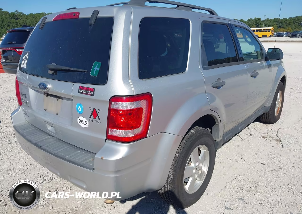 2010 Ford Escape Xlt VIN:1FMCU0D79AKB02360 - 4