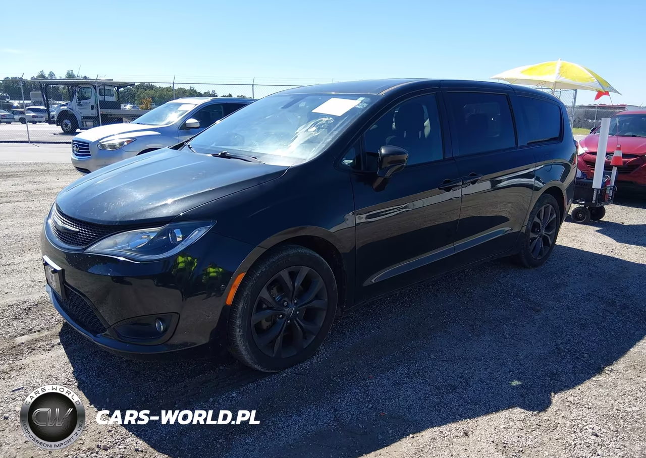 2020 Chrysler Pacifica Touring VIN:2C4RC1FG2LR150548 - 2