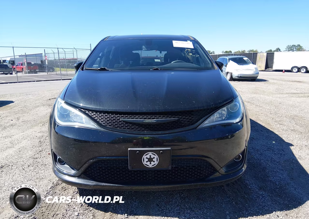 2020 Chrysler Pacifica Touring VIN:2C4RC1FG2LR150548 - 6