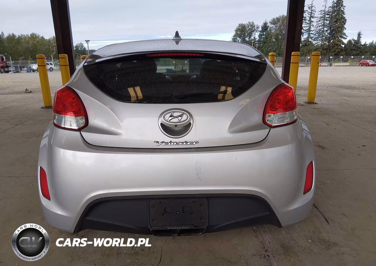 2016 Hyundai Veloster VIN:KMHTC6AD5GU251961 - 16