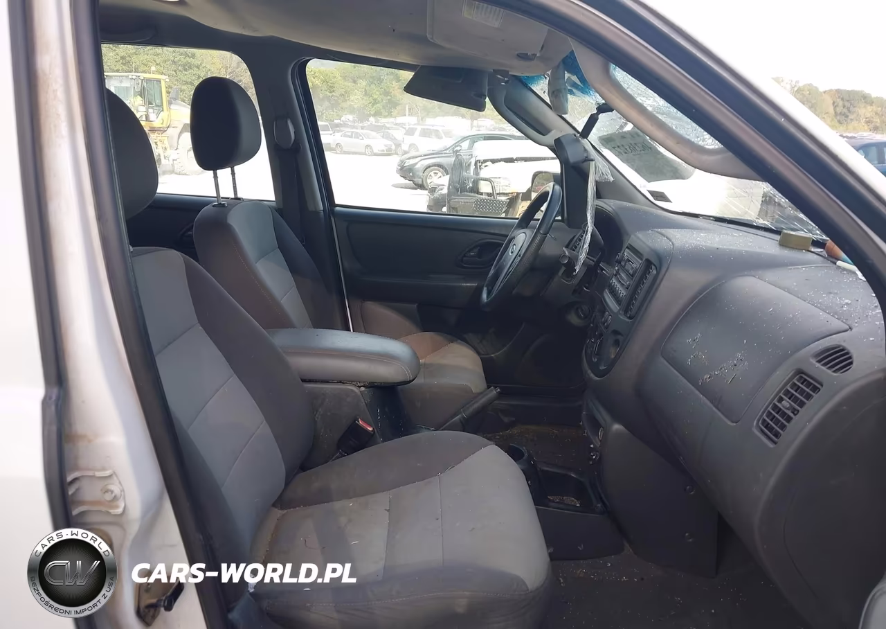 2004 Ford Escape Xls VIN:1FMCU92144DA24128 - 5