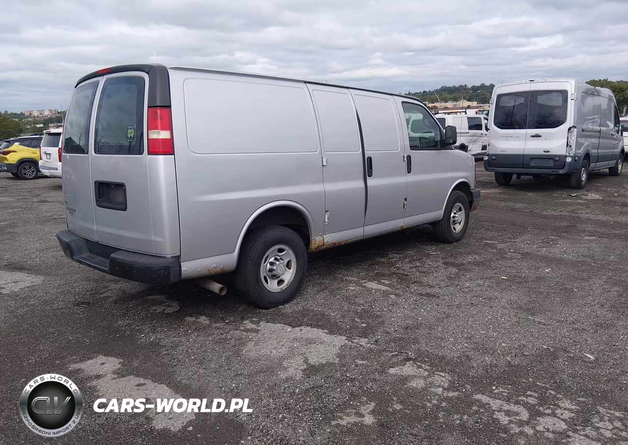2010 Chevrolet Express 2500 Work Van VIN:1GCZGFBA1A1140758 - 4