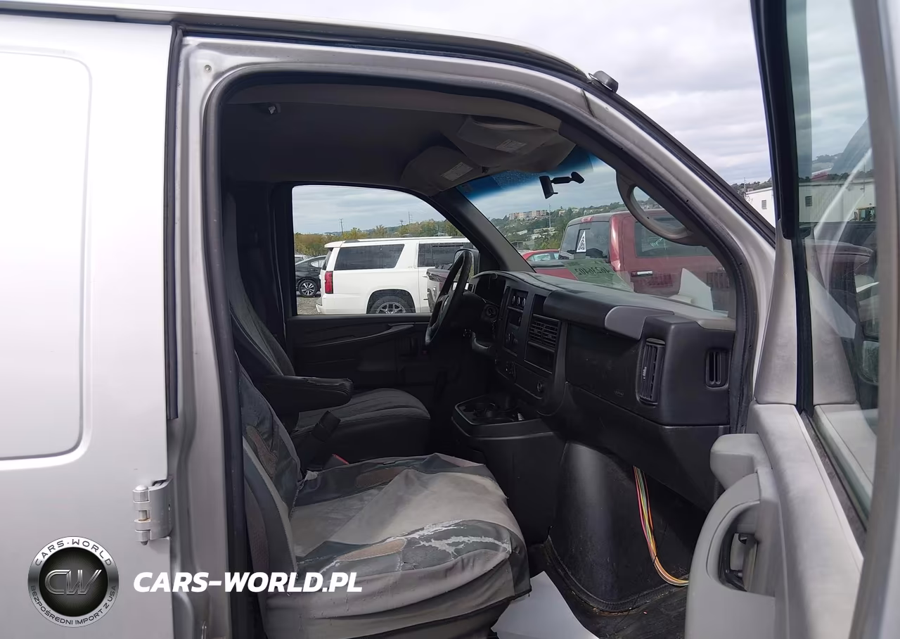 2010 Chevrolet Express 2500 Work Van VIN:1GCZGFBA1A1140758 - 5