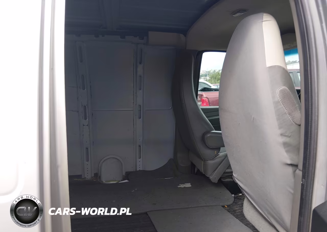 2010 Chevrolet Express 2500 Work Van VIN:1GCZGFBA1A1140758 - 8