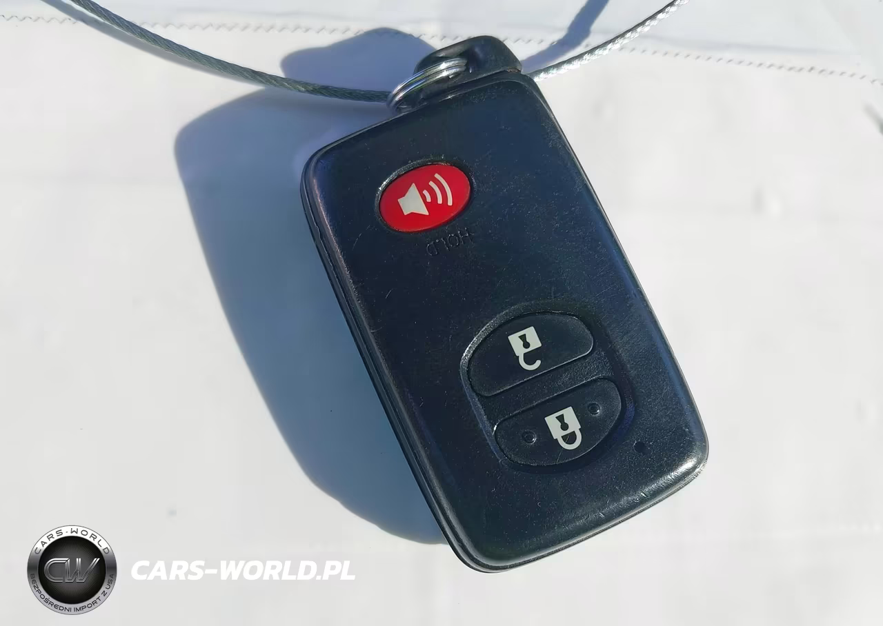 2013 Toyota Prius Three VIN:JTDKN3DU9D1718333 - 11
