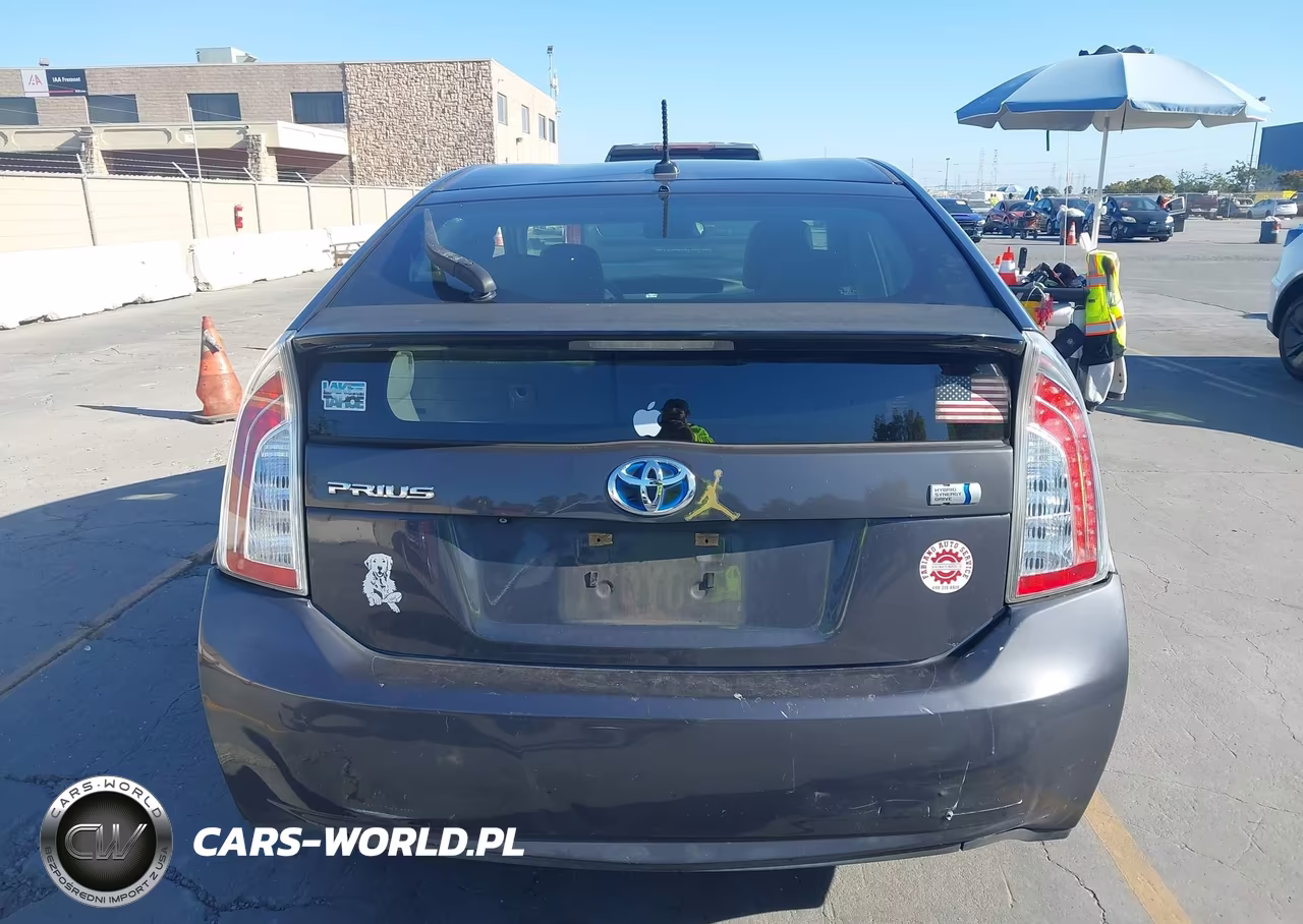 2013 Toyota Prius Three VIN:JTDKN3DU9D1718333 - 16