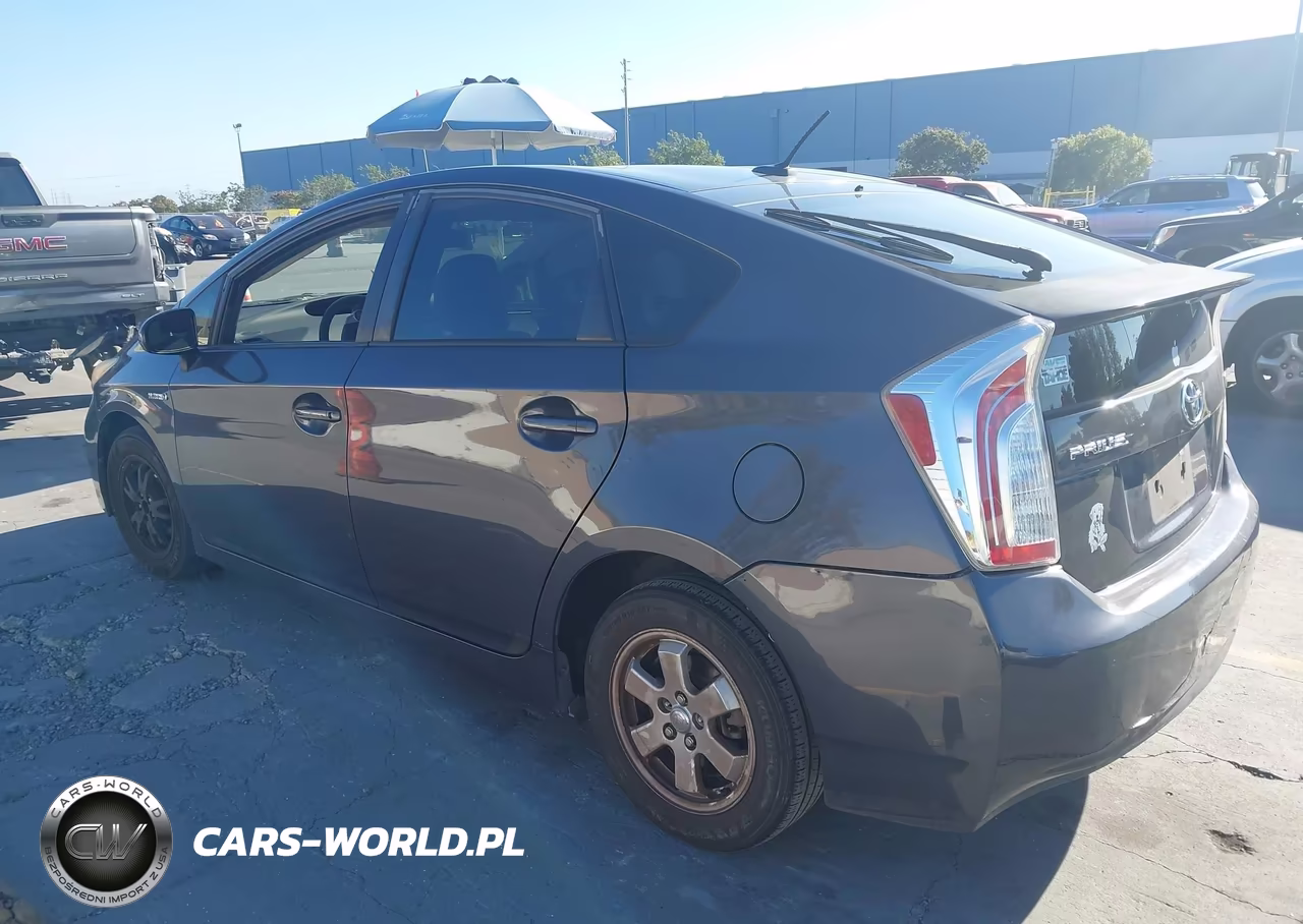 2013 Toyota Prius Three VIN:JTDKN3DU9D1718333 - 3