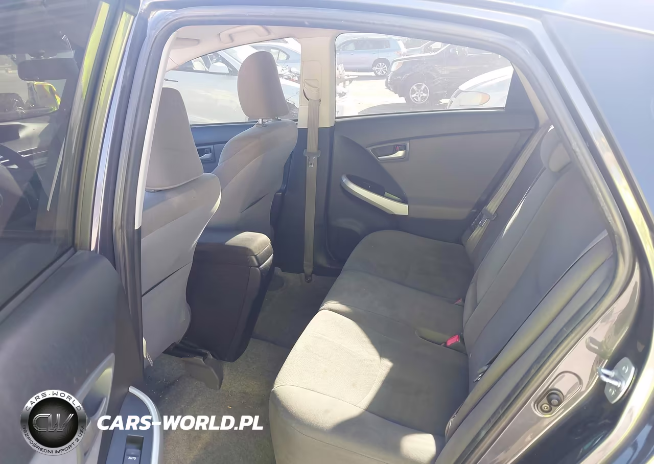 2013 Toyota Prius Three VIN:JTDKN3DU9D1718333 - 8