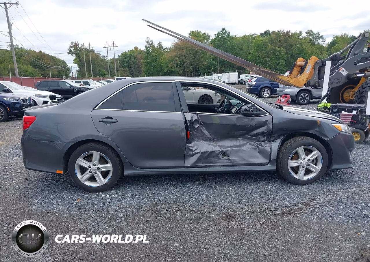 2014 Toyota Camry Se VIN:4T1BF1FK5EU823475 - 13